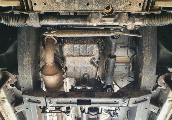 Steel gearbox skid plate for Ssangyong Musso Grand