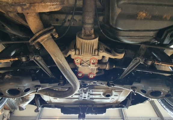 Steel differential skid plate for Toyota RAV 4