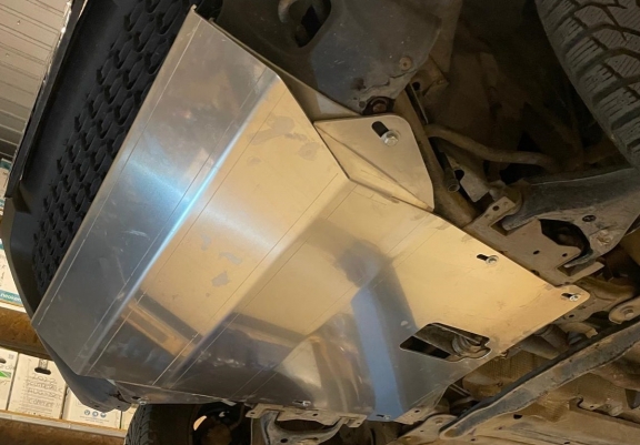 Aluminum skid plate for Dacia Duster