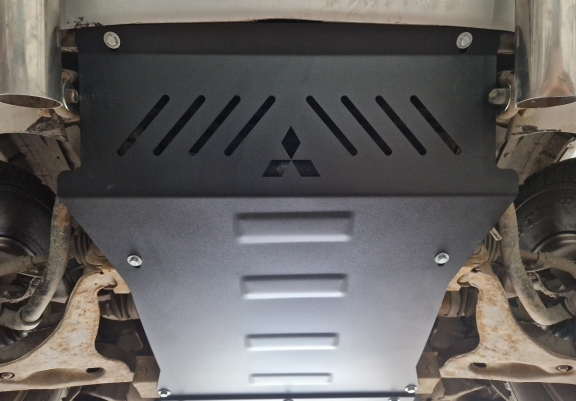 Steel skid plate for the protection of the engine and the radiator for Mitsubishi Pajero 3 (V60, V70) Vers. 2.0