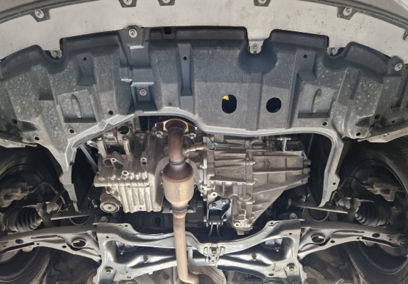 Steel skid plate for Toyota Yaris - petrol