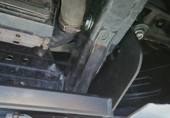 Steel skid plate for Volkswagen Amarok