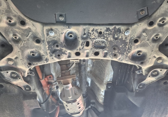 Steel catalytic converter guard for Hyundai Santa Fe