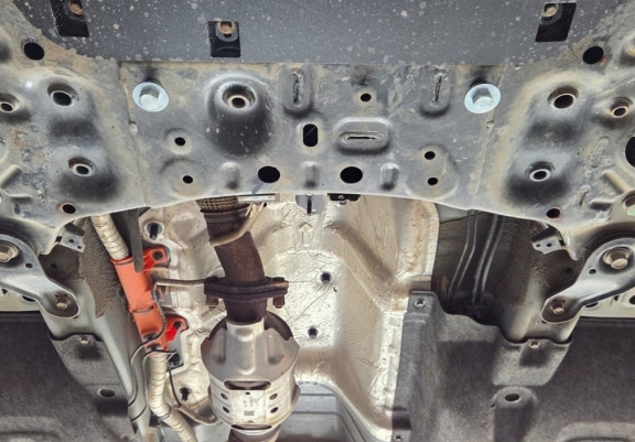 Steel catalytic converter guard for Hyundai Santa Fe