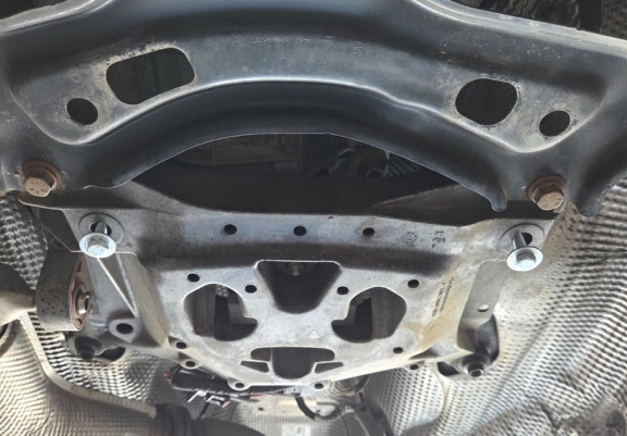 Steel skid plate for Audi A6