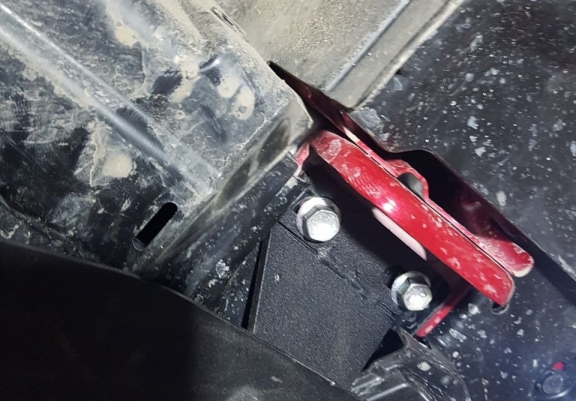 Steel skid plate for Suzuki Vitara